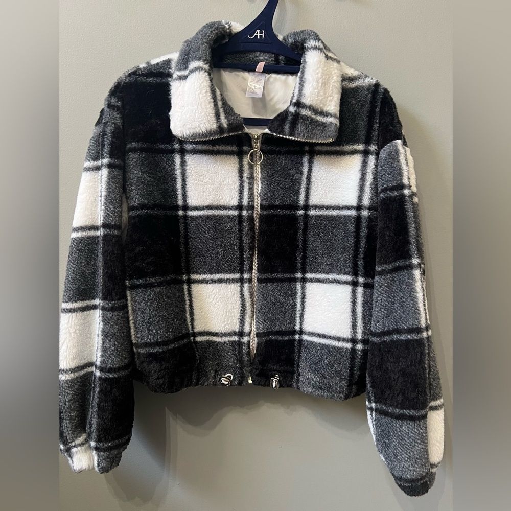 Cherie Design Black & White Checkered Fleece Jacket - Size Medium